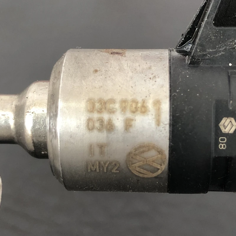 Injector / Volkswagen Golf MK6 2012 / Motor, racire si evacuare