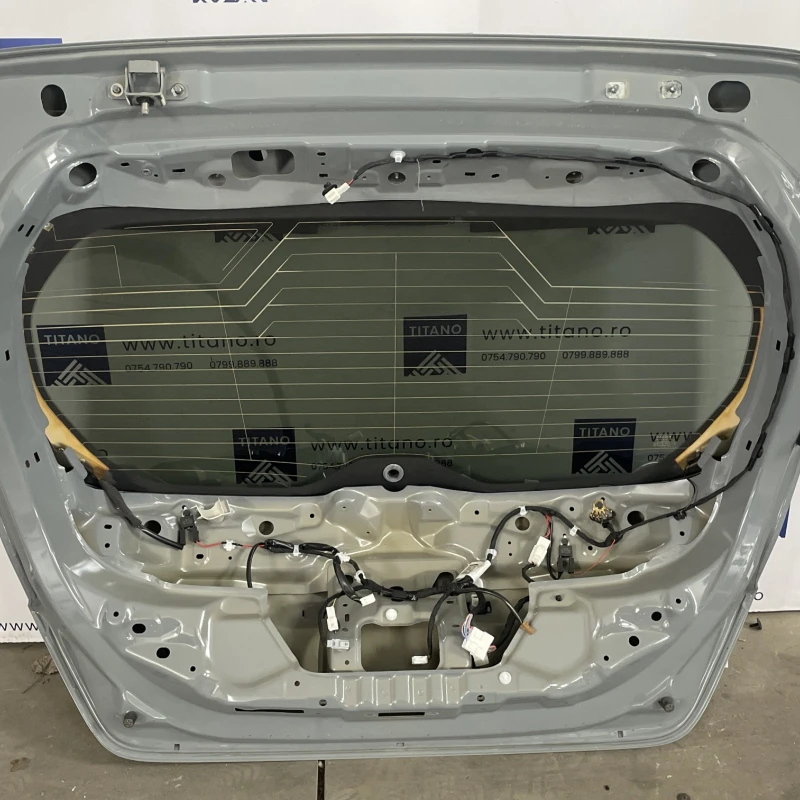 Haion / Nissan Leaf ZE1 2019 / Caroserie, oglinzi si faruri