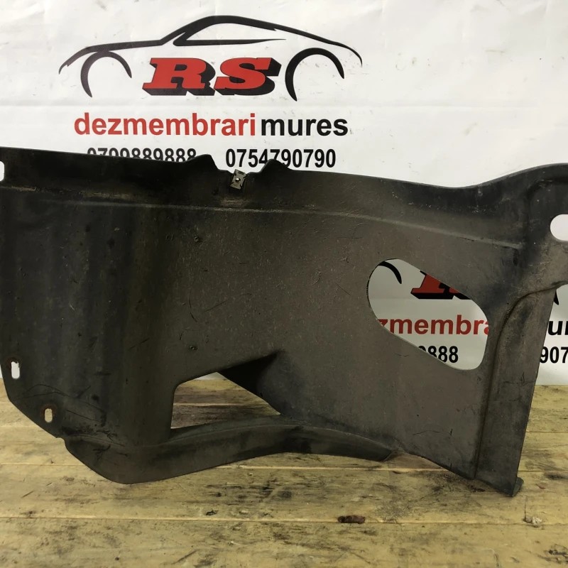 Carenaj stanga fata mic / Volkswagen Golf MK6 2012 / Caroserie, oglinzi si faruri