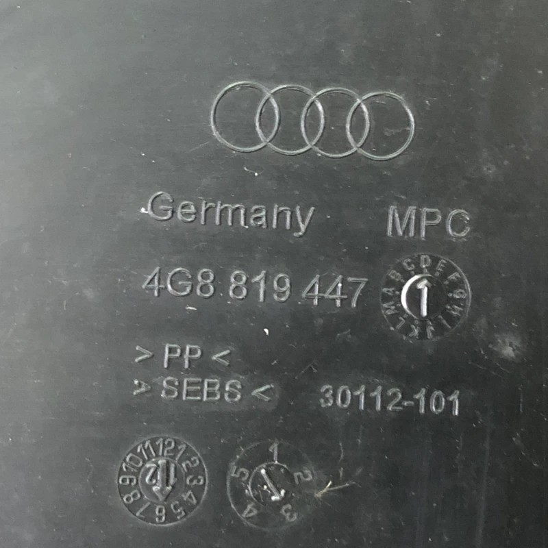 Grila stergatoare / Audi A6 C7 2013 / Caroserie, oglinzi si faruri