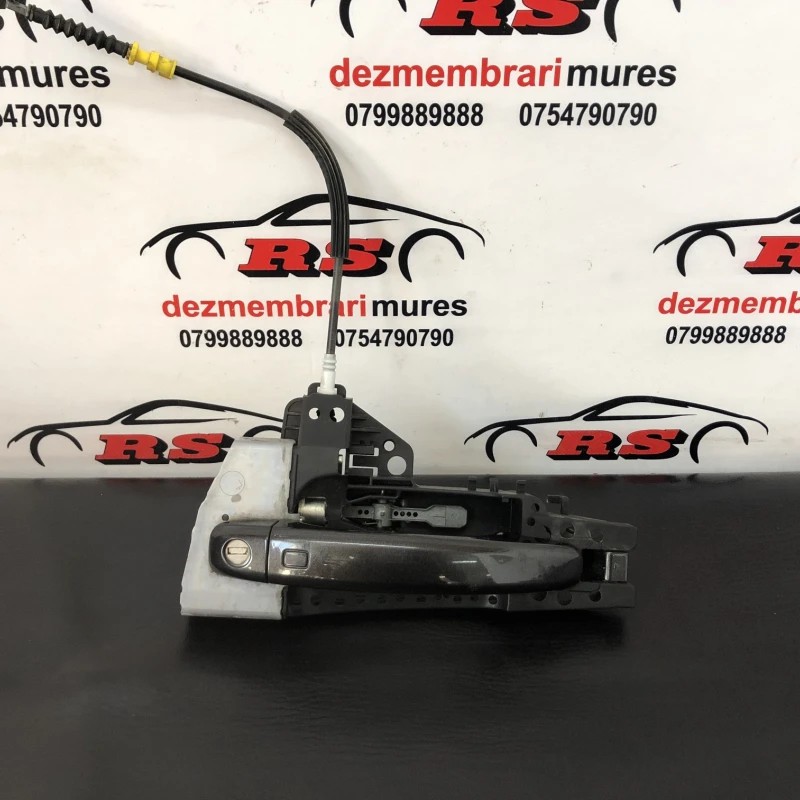 Maner usa stanga fata Audi A4 B8 2010