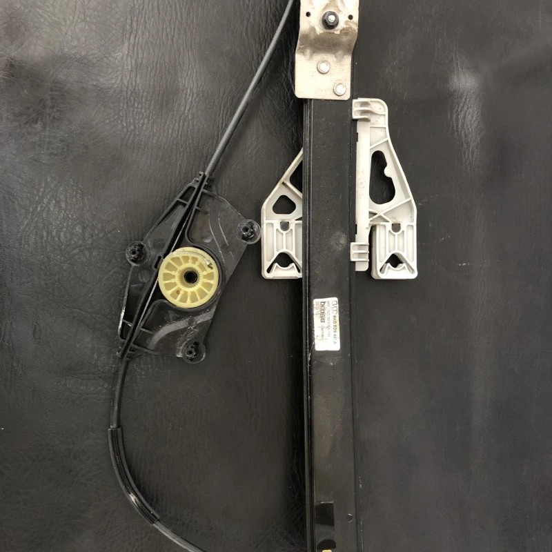 Macara geam stanga spate Audi A4 B8 2010