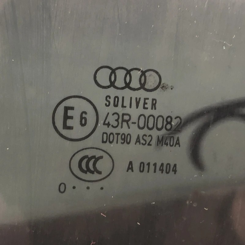 Geam dreapta spate / Audi A4 B8 2010 / Caroserie, oglinzi si faruri