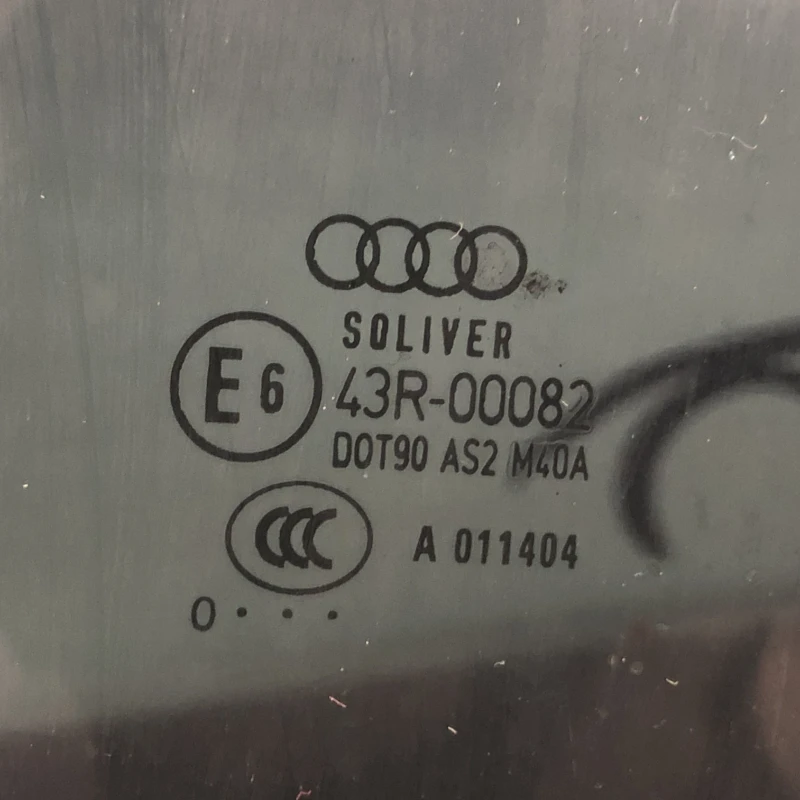 Geam dreapta spate / Audi A4 B8 2010 / Caroserie, oglinzi si faruri