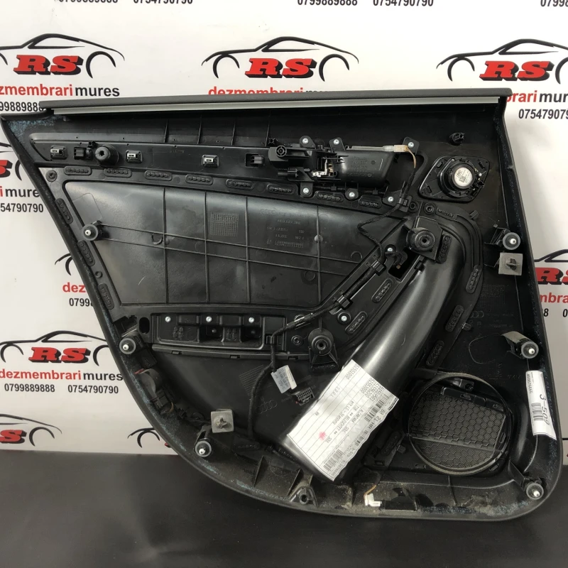 Tapiterie usa dreapta spate / Audi A4 B8 2010 / Caroserie, oglinzi si faruri