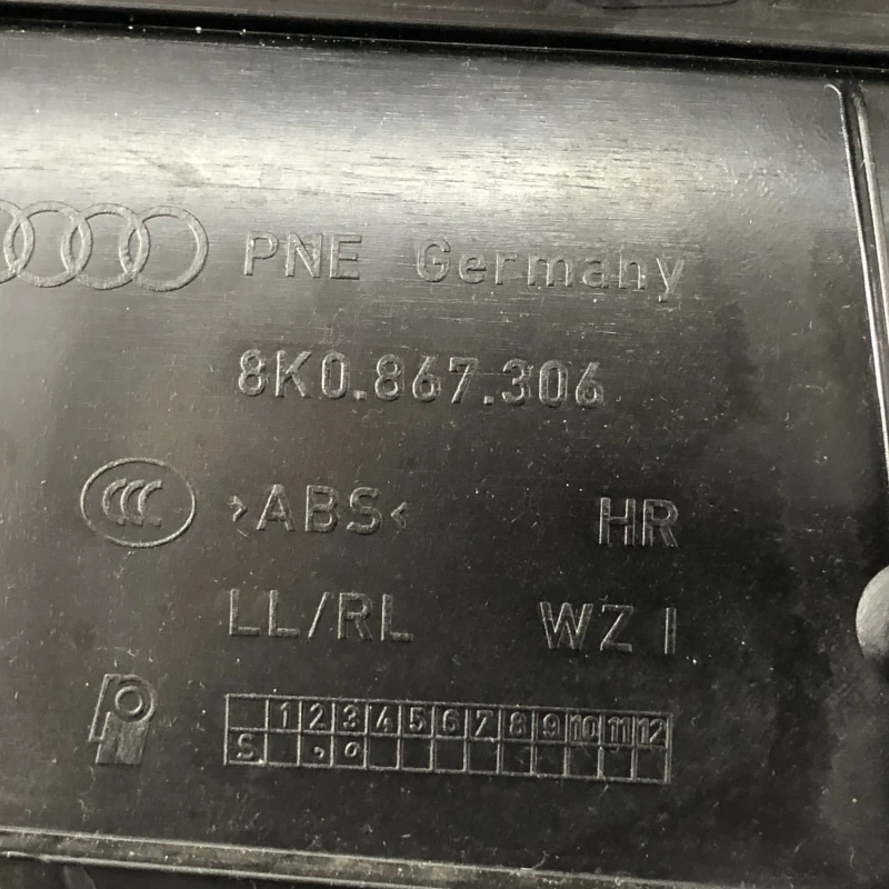 Tapiterie usa dreapta spate / Audi A4 B8 2010 / Caroserie, oglinzi si faruri