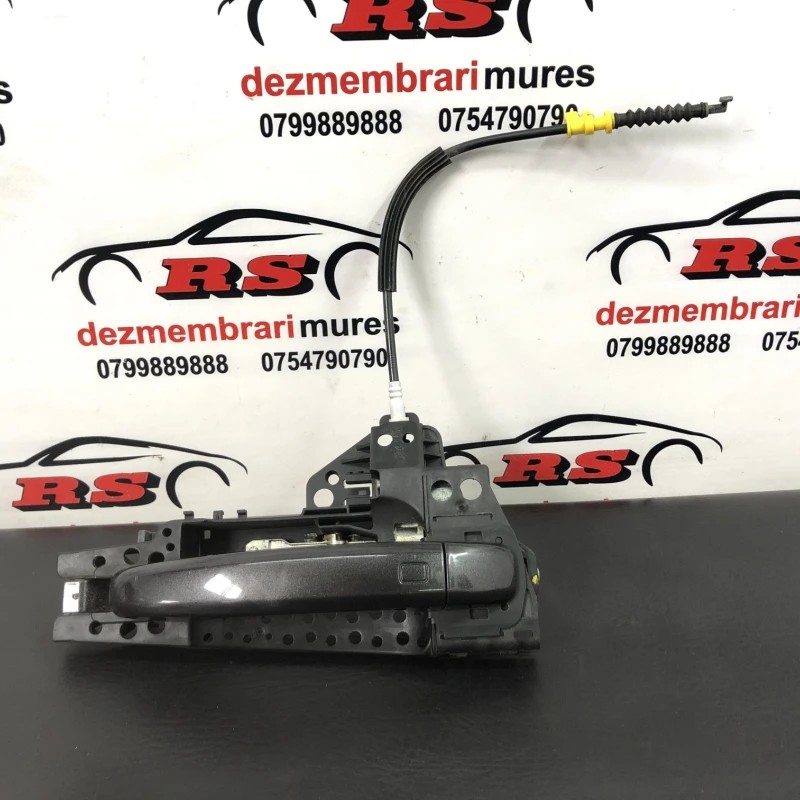 Maner usa dreapta fata Audi A4 B8 2010