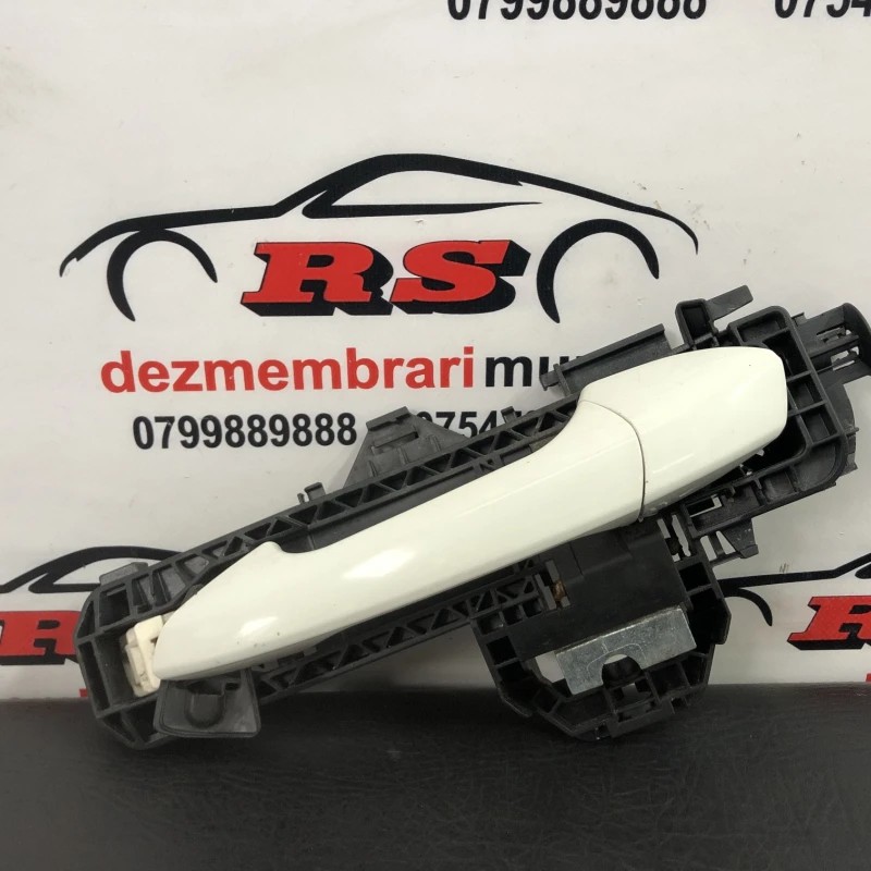 Maner usa stanga spate / Mercedes-Benz C Class W204 2010 / Caroserie, oglinzi si faruri