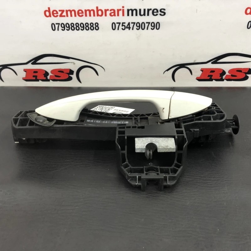 Maner usa stanga spate / Mercedes-Benz C Class W204 2010 / Caroserie, oglinzi si faruri