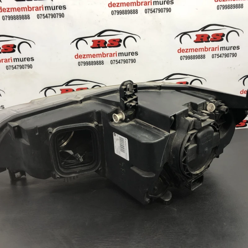 Far dreapta xenon / BMW X5 E70 2012 / Caroserie, oglinzi si faruri