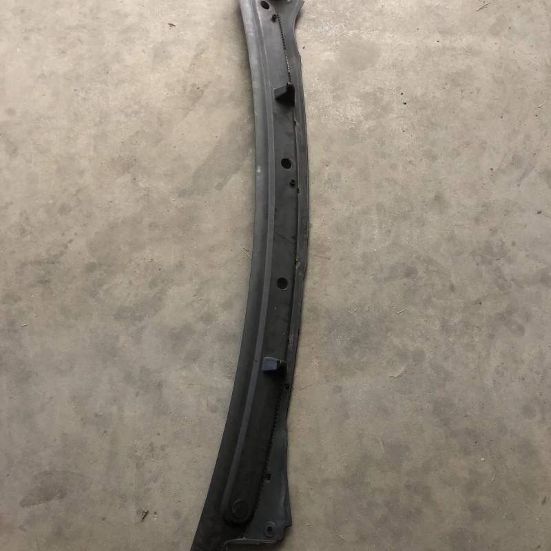 Grila stergatoare / Renault Trafic Trafic 2011 / Caroserie, oglinzi si faruri