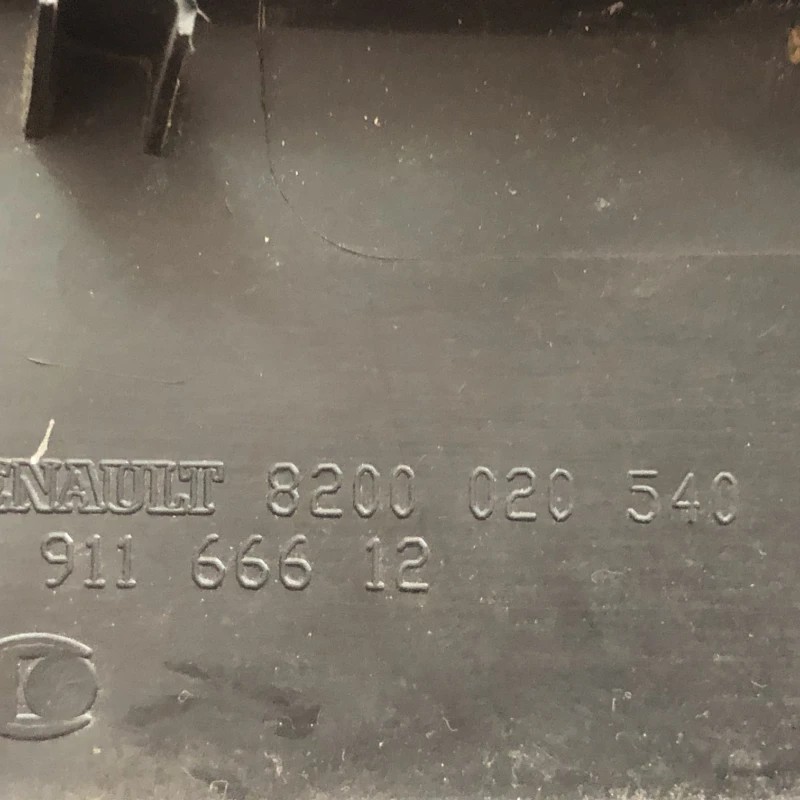 Grila stergatoare / Renault Trafic Trafic 2011 / Caroserie, oglinzi si faruri