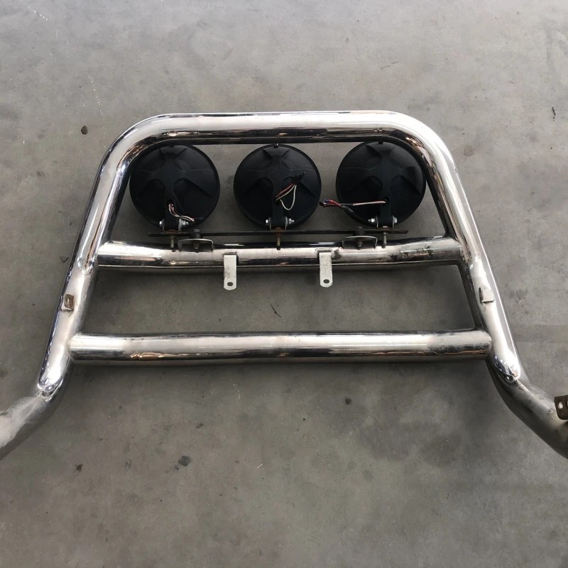 Bullbar cu proiectoare / Nissan Navara D40 2006 / Caroserie, oglinzi si faruri