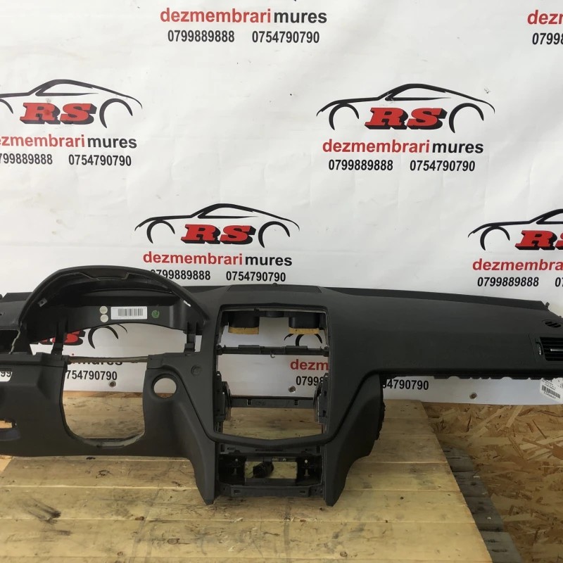 Plansa bord Mercedes-Benz C Class W204 2011