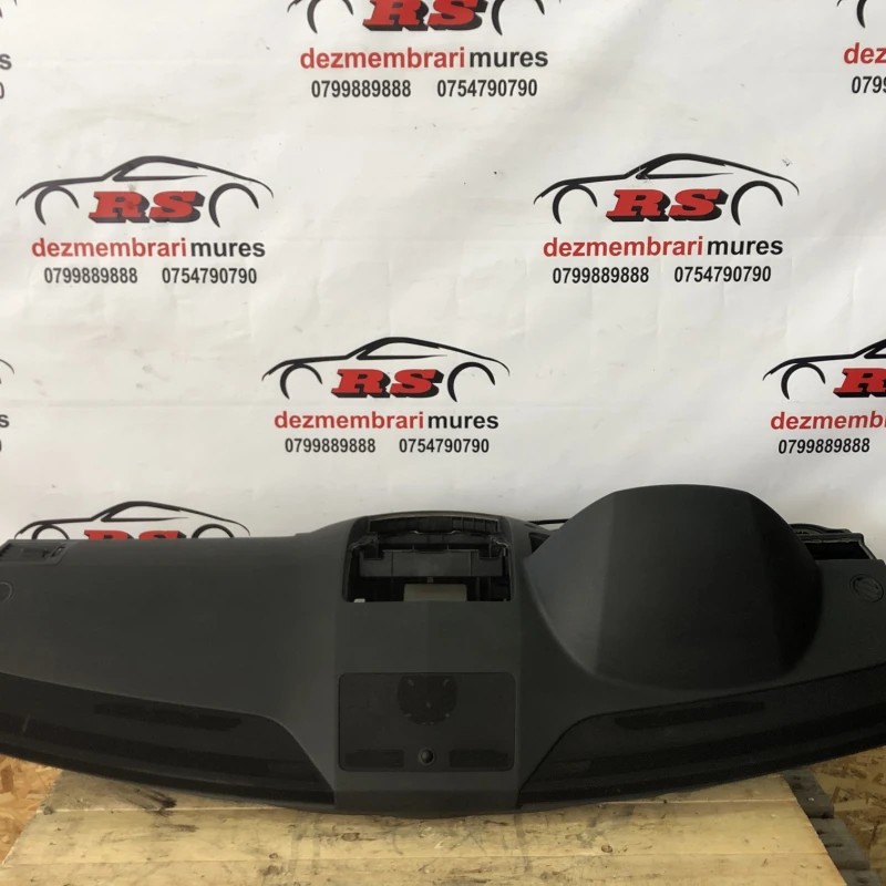 Plansa bord / Mercedes-Benz C Class W204 2011 / Interior