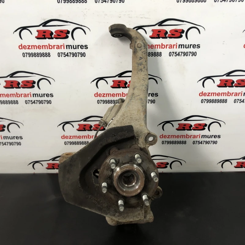 Fuzeta dreapta fata / Nissan Navara D40 2011 / Directie si suspensie