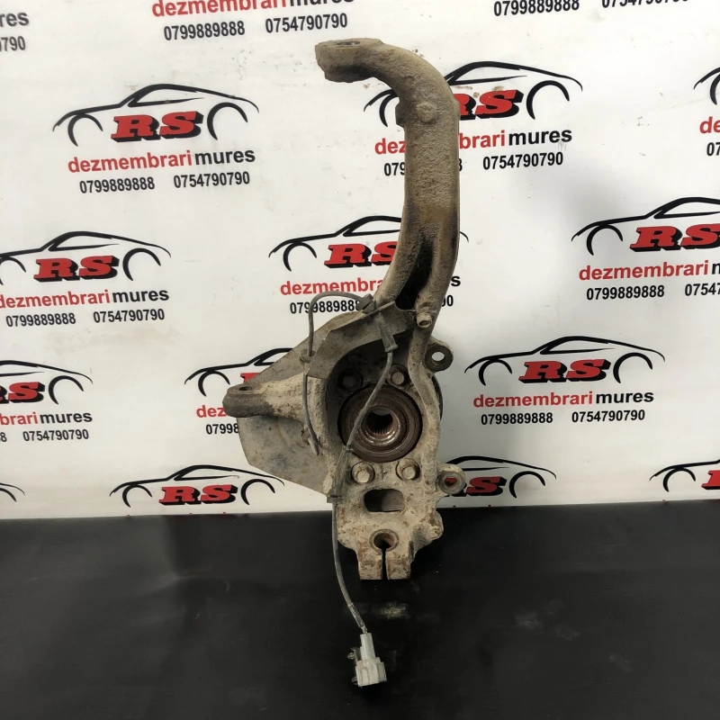 Fuzeta stanga fata / Nissan Navara D40 2011 / Directie si suspensie