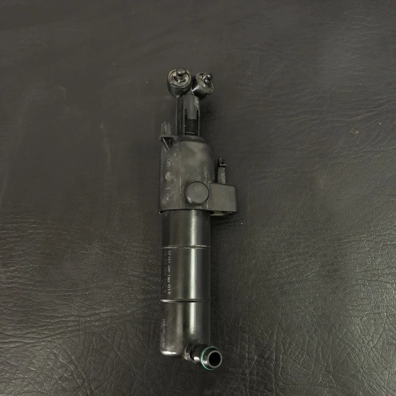 Spalator far stanga Mercedes-Benz C Class W204 2011
