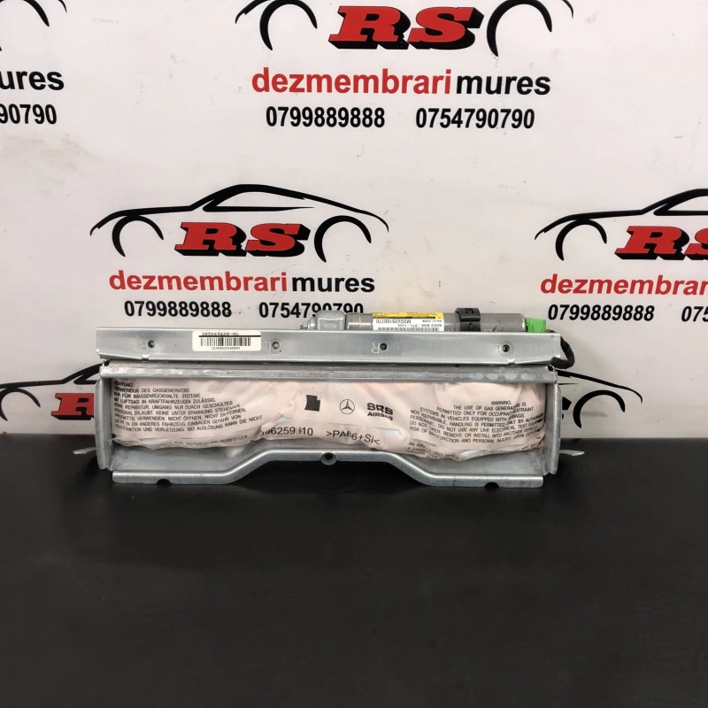 Airbag genunchi sofer / Mercedes-Benz C Class W204 2011 / Interior