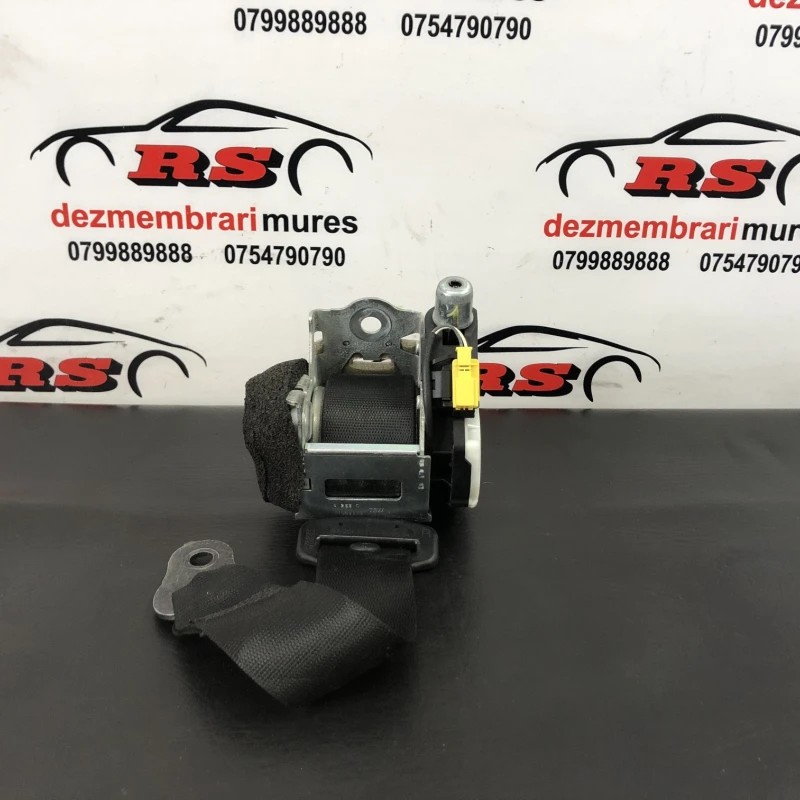 Centura dreapta spate / Mercedes-Benz C Class W204 2010 / Interior