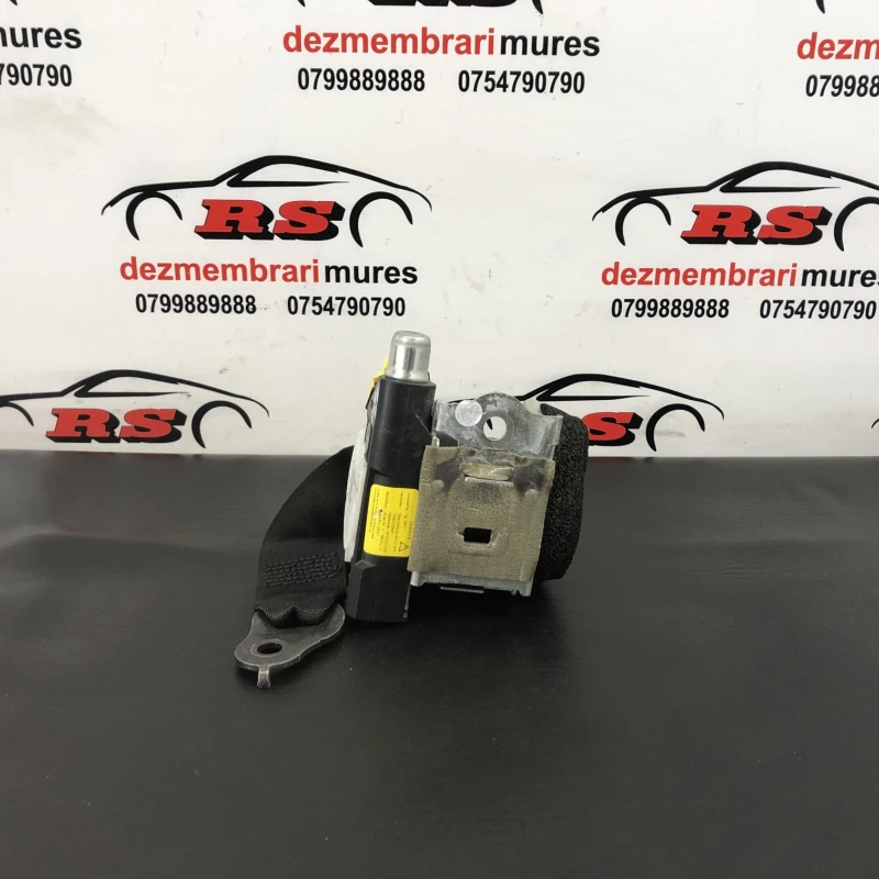 Centura dreapta spate / Mercedes-Benz C Class W204 2010 / Interior