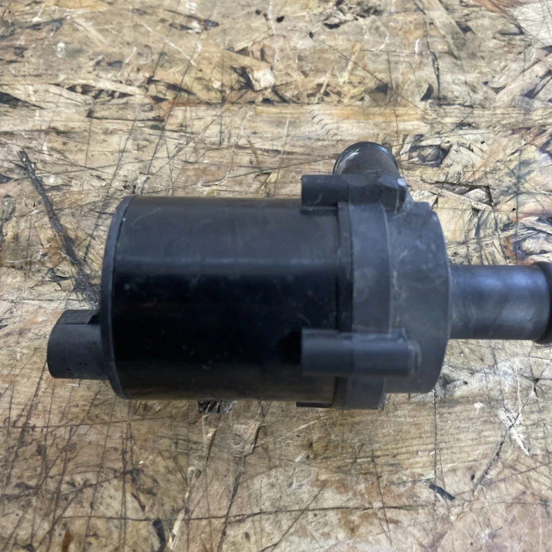 Pompa auxiliara recirculare apa / Nissan Navara D40 2007 / Motor, racire si evacuare
