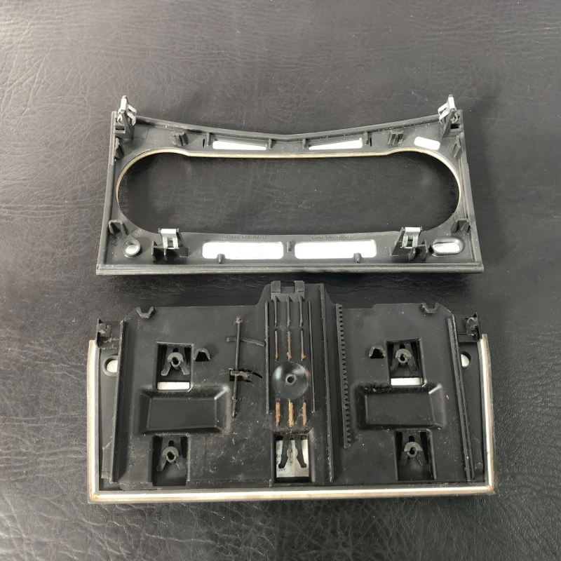Ornament trim bord / Mercedes-Benz C Class W204 2011 / Interior