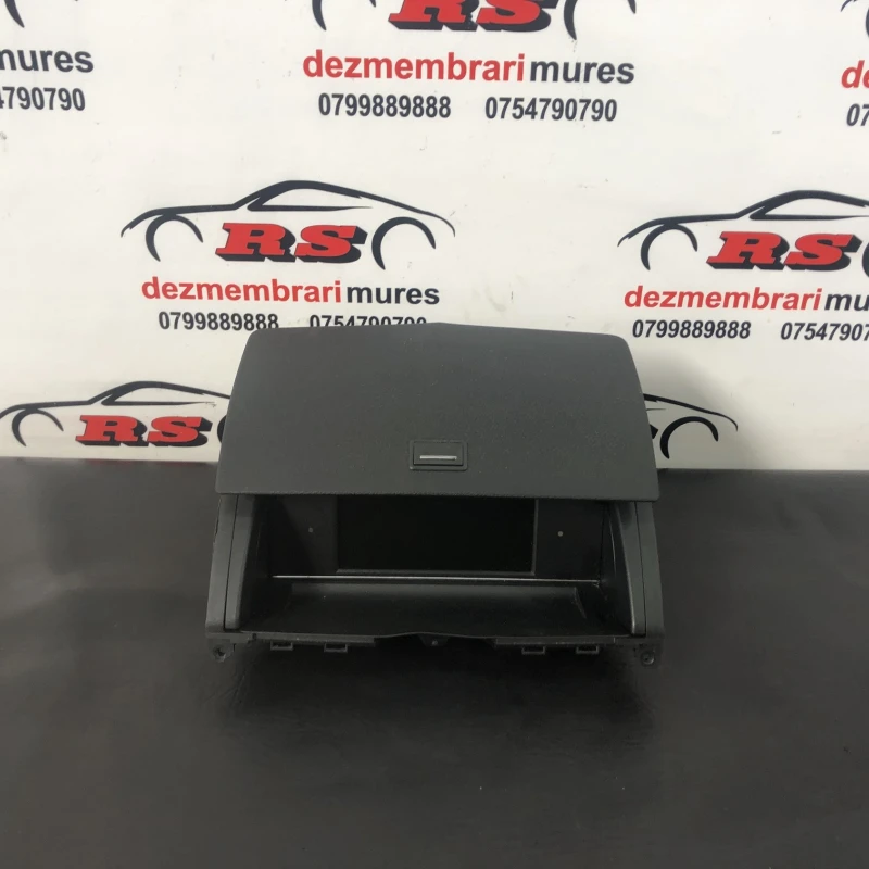 Navigatie sistem ecran mic Mercedes-Benz 