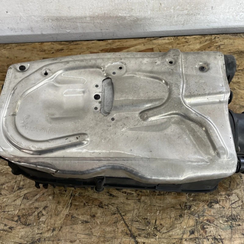 Carcasa filtru aer / Mercedes-Benz C Class W204 2011 / Motor, racire si evacuare