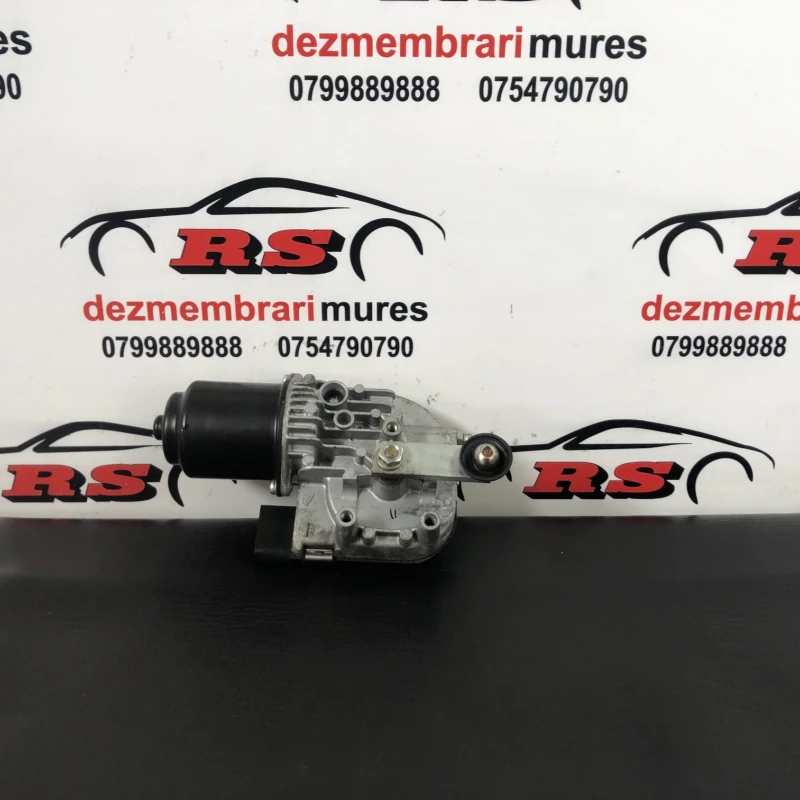 Motoras stergatoare parbriz / Volkswagen Passat B6 2010 / Caroserie, oglinzi si faruri