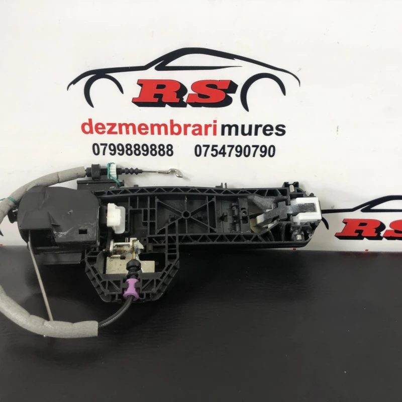 Maner usa stanga fata / Mercedes-Benz E Class W212 2016 / Caroserie, oglinzi si faruri