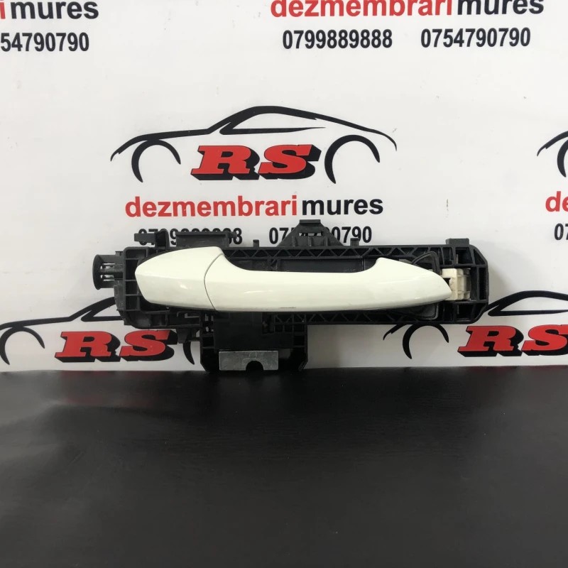 Maner usa dreapta spate / Mercedes-Benz C Class W204 2010 / Caroserie, oglinzi si faruri