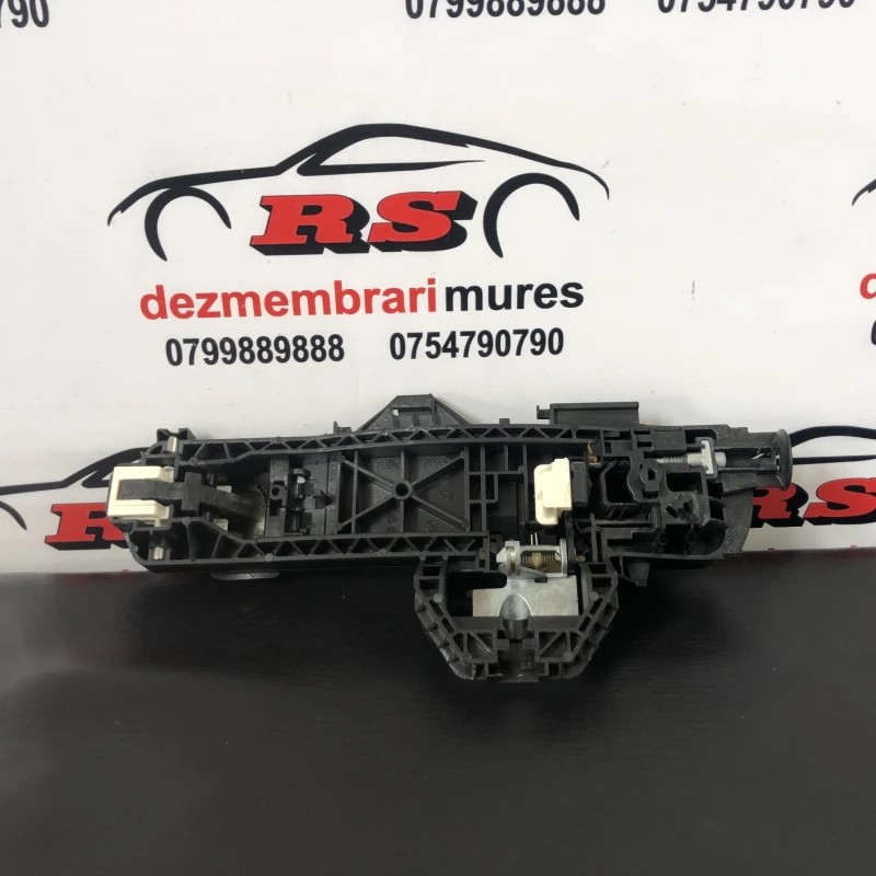 Maner usa dreapta spate / Mercedes-Benz C Class W204 2010 / Caroserie, oglinzi si faruri
