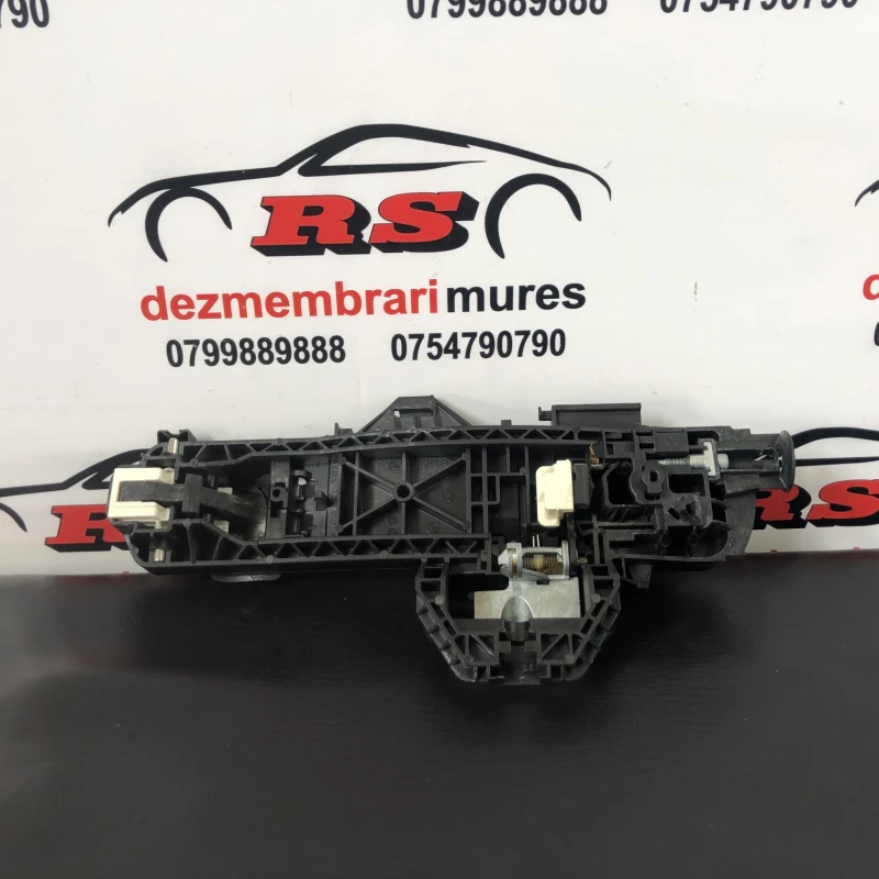 Maner usa dreapta spate / Mercedes-Benz C Class W204 2010 / Caroserie, oglinzi si faruri