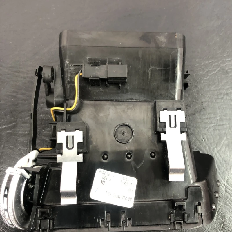 Grila aer bord / Mercedes-Benz E Class W212 2016 / Interior