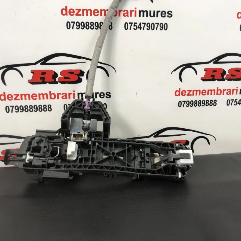 Maner usa dreapta fata / Mercedes-Benz E Class W212 2016 / Caroserie, oglinzi si faruri