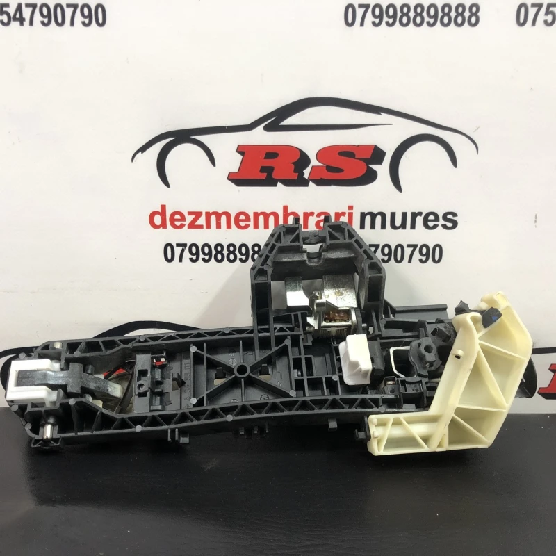 Maner usa stanga spate / Mercedes-Benz E Class W212 2016 / Caroserie, oglinzi si faruri
