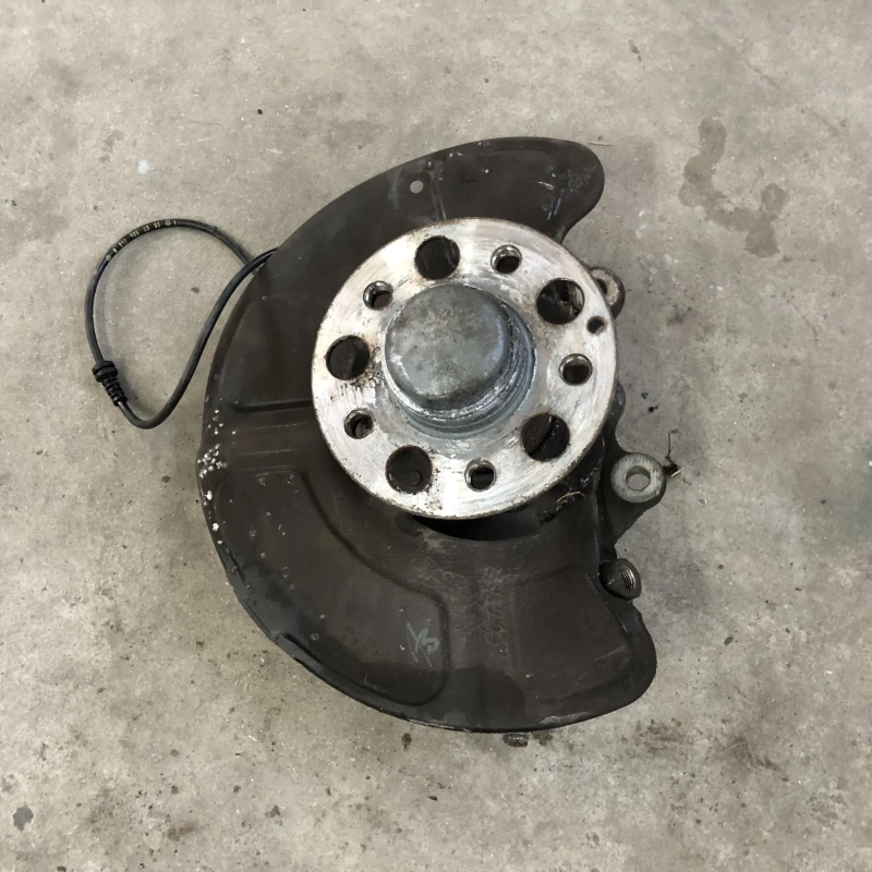 Fuzeta stanga fata Mercedes-Benz 