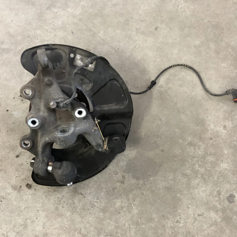 Fuzeta stanga fata / Mercedes-Benz E Class W212 2016 / Directie si suspensie