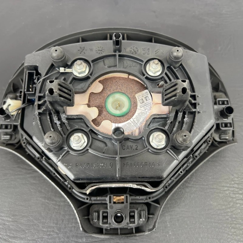Airbag volan / Peugeot 3008 3008 2010 / Interior