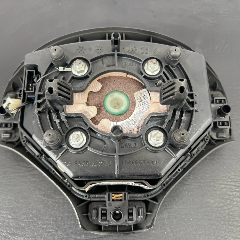 Airbag volan / Peugeot 3008 3008 2010 / Interior