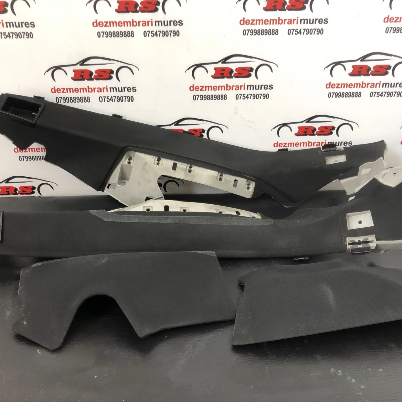 Ornamente stalp spate Mercedes-Benz 