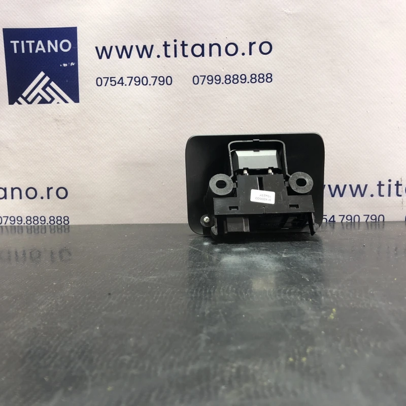 Buton frana de mana / Volvo XC60 D4 2016 / Interior