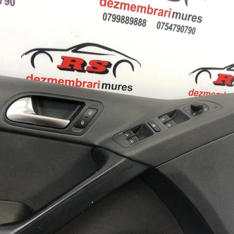 Panou tapiterie usa stanga fata / Volkswagen Tiguan 5N 2010 / Interior