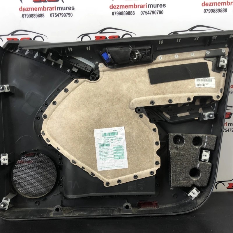 Panou tapiterie usa stanga fata / Volkswagen Tiguan 5N 2010 / Interior