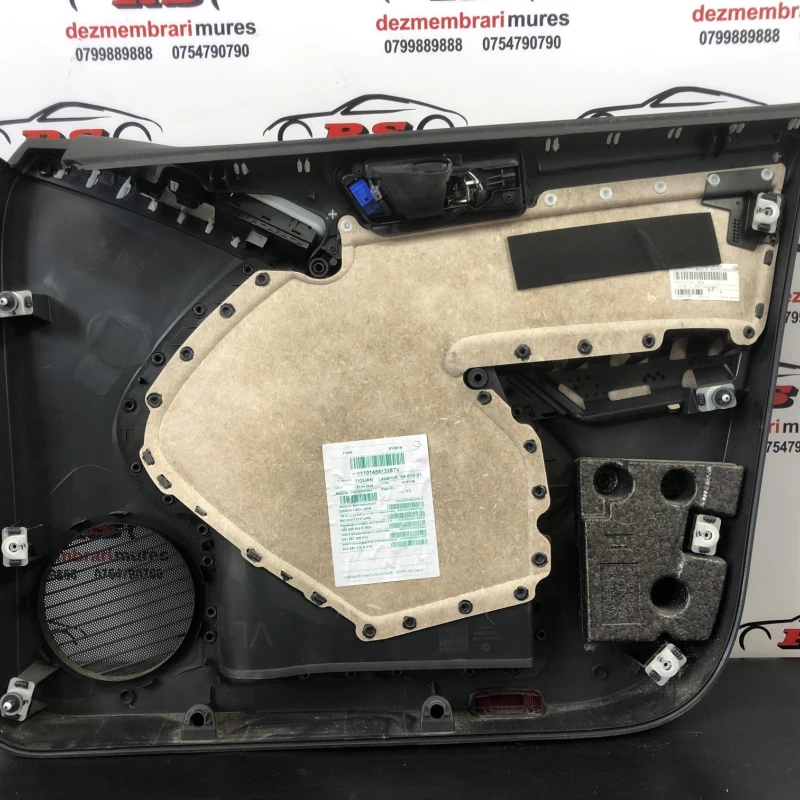 Panou tapiterie usa stanga fata / Volkswagen Tiguan 5N 2010 / Interior