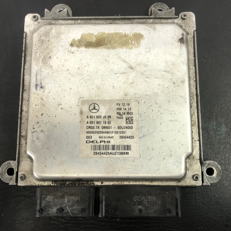 Calculator motor ecu Mercedes-Benz 