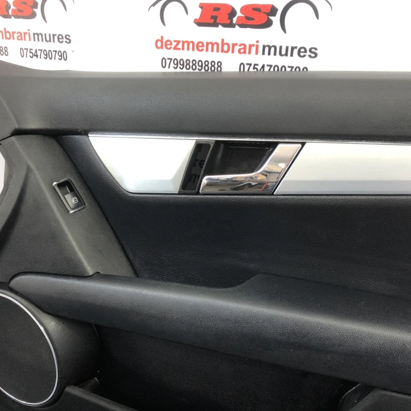 Panou tapiterie usa dreapta fata / Mercedes-Benz C Class W204 2010 / Interior