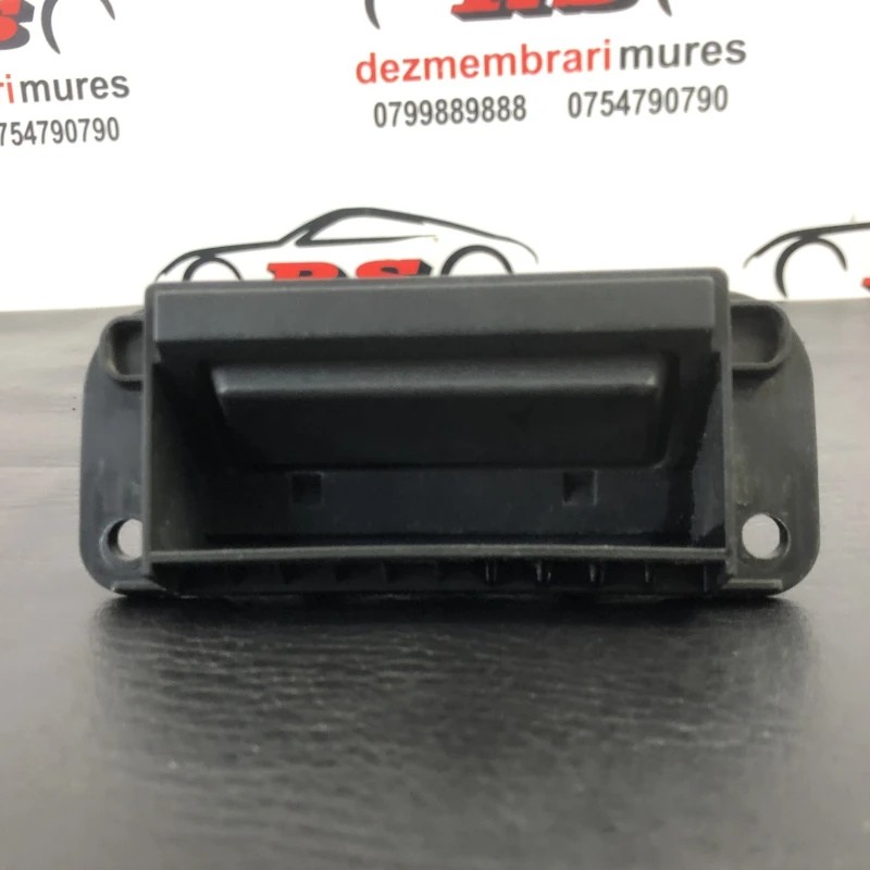 Maner deschidere capota spate / Mercedes-Benz C Class W204 2010 / Caroserie, oglinzi si faruri