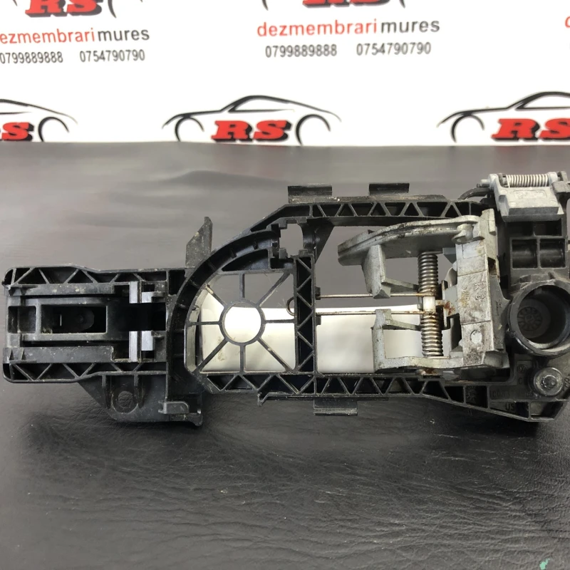 Maner usa dreapta spate / Volkswagen Passat B6 2010 / Caroserie, oglinzi si faruri